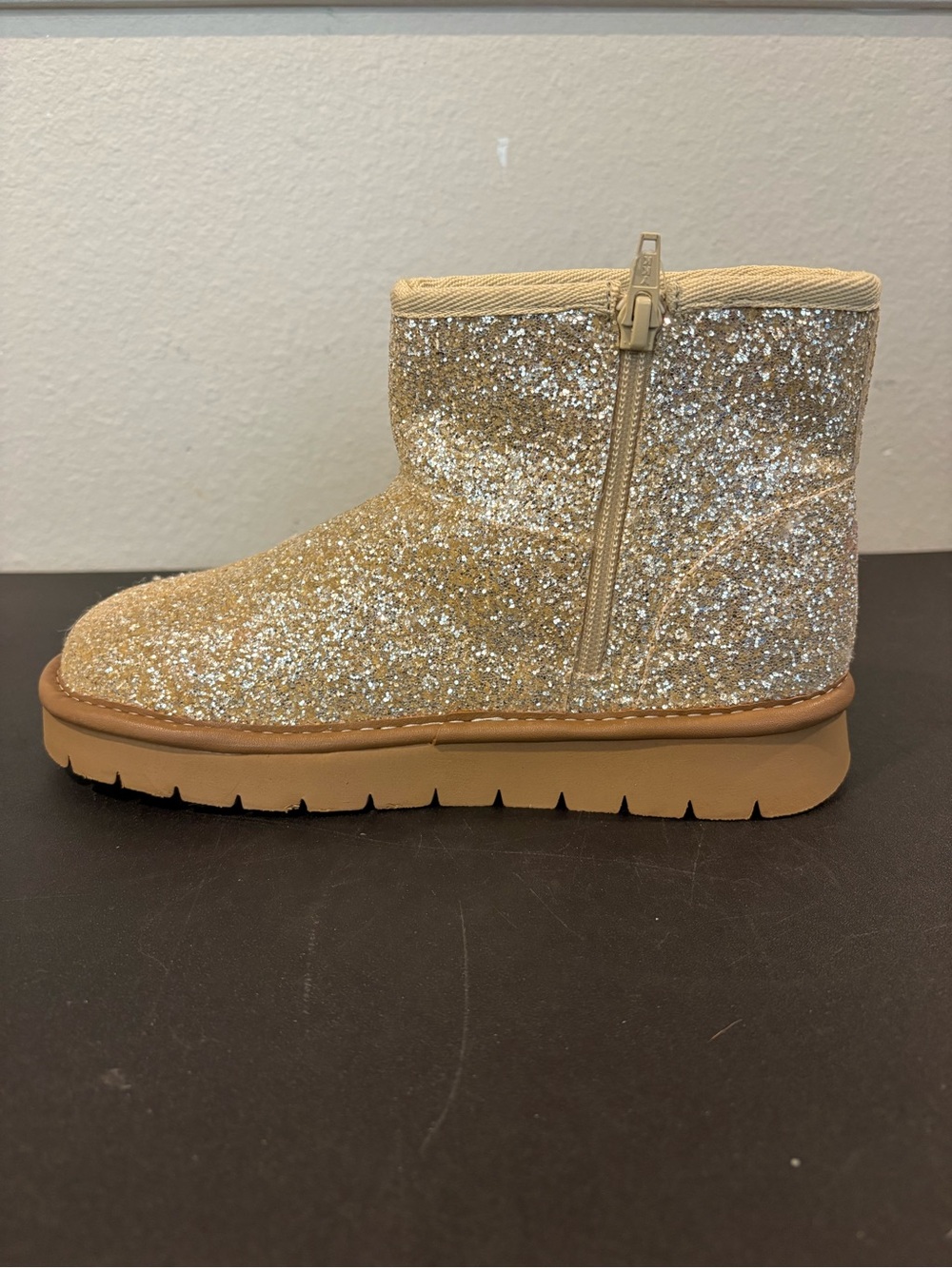Cat & Jack Girls Honor Faux Suede Style Fur Lined Gold Glitter Boots Toddler 13 - Picture 3 of 10
